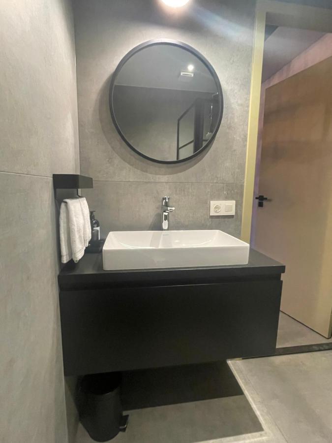 De Gouden Wilg Bed & Breakfast ลุนเทเรน ภายนอก รูปภาพ