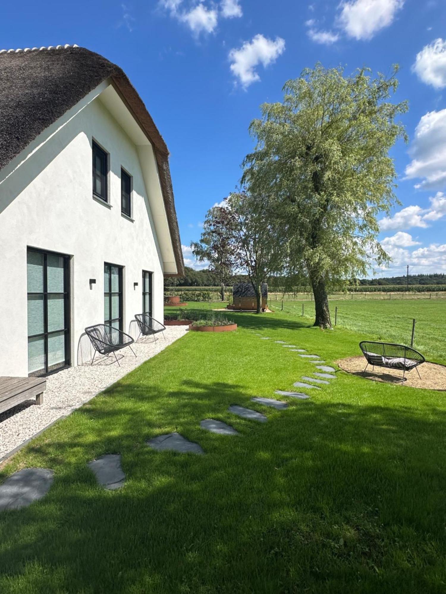 De Gouden Wilg Bed & Breakfast ลุนเทเรน ภายนอก รูปภาพ